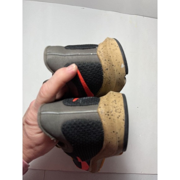 Nike Quest Mens Walking Running Shoes Sz 8 CJ6186-003 Olive Green Black Red - Picture 9 of 11